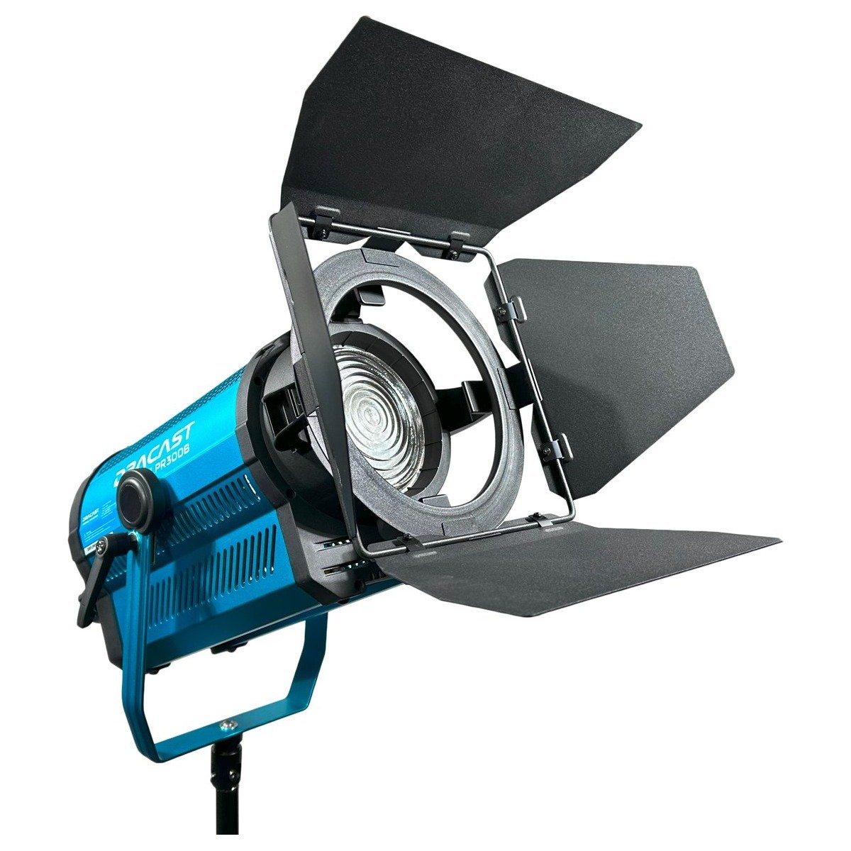 Dracast Fresnel Pro Series II LED300 Bi-Color Light - view 2
