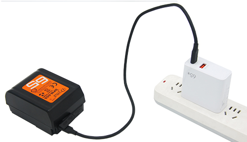 Dynacore DPM-65S Tiny 65Wh V-Mount Battery - view 2