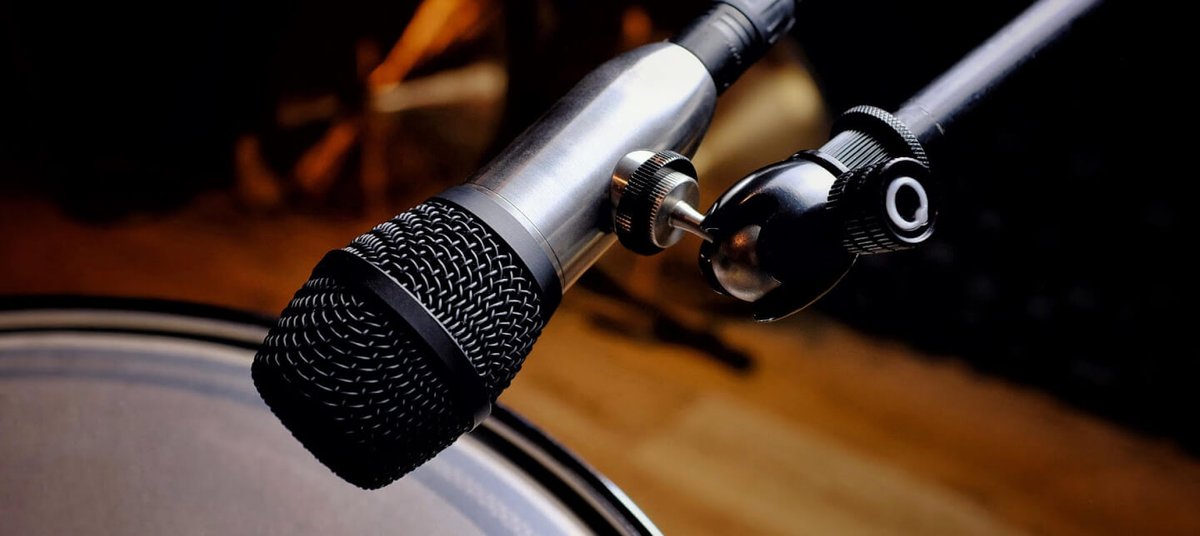 Earthworks DM6 Kick Drum and Bass Amp Microphone