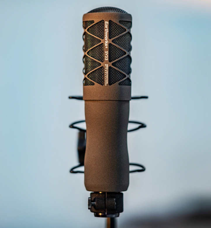 Earthworks SV33 Studio Condenser Vocal Microphone product image