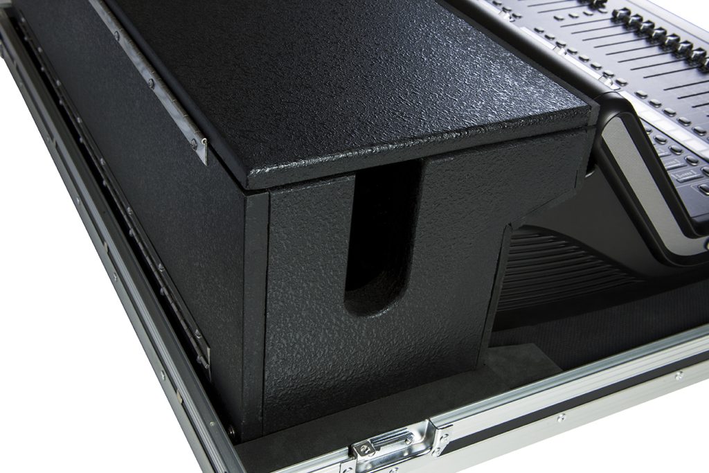 Gator Road case for Midas M32 large format mixer - view 4