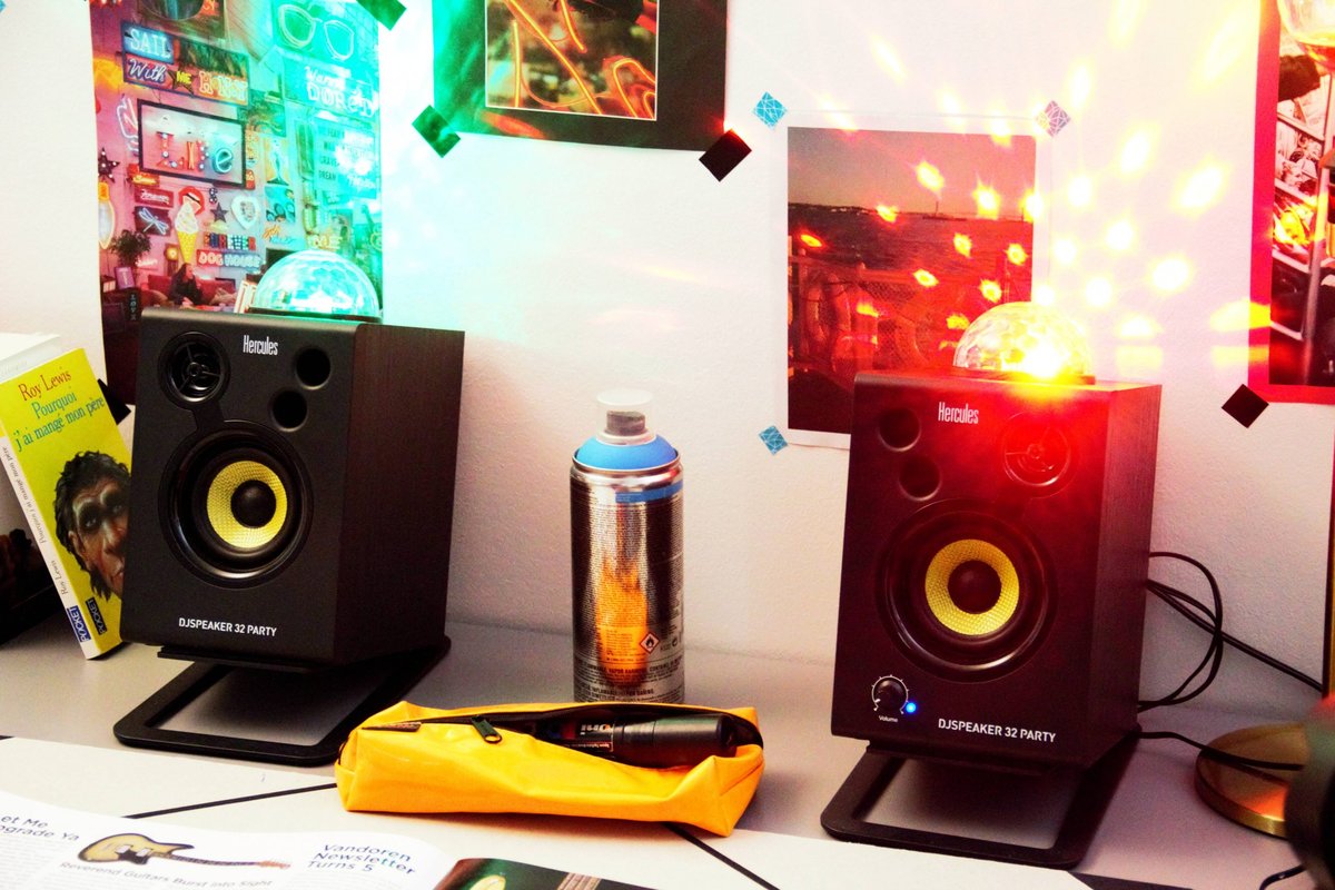 Hercules DJ Speaker 32 Party Active Speakers with LED Light Show (Pair)