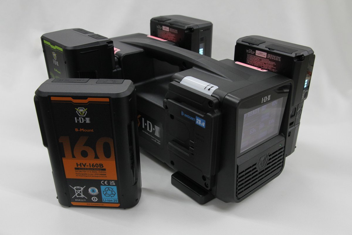 IDX BL-4SX B-Mount 4-Channel Simultaneous Quick Charger - view 5