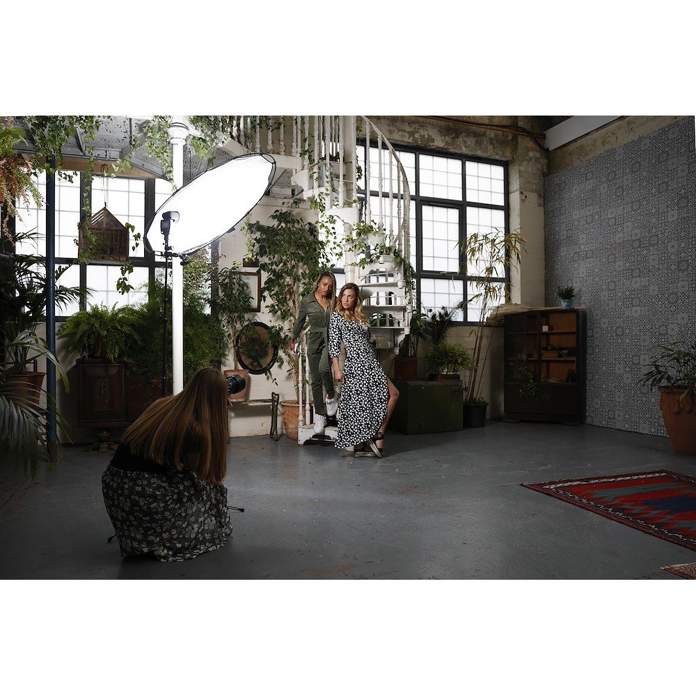 Lastolite HaloCompact Plus Diffuser 98cm, 2 Stop - view 7