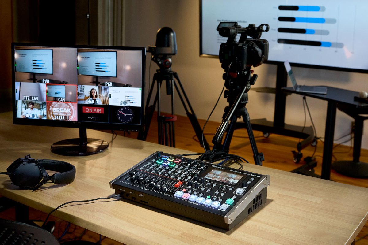 Roland VR-6HD Direct Streaming AV Mixer