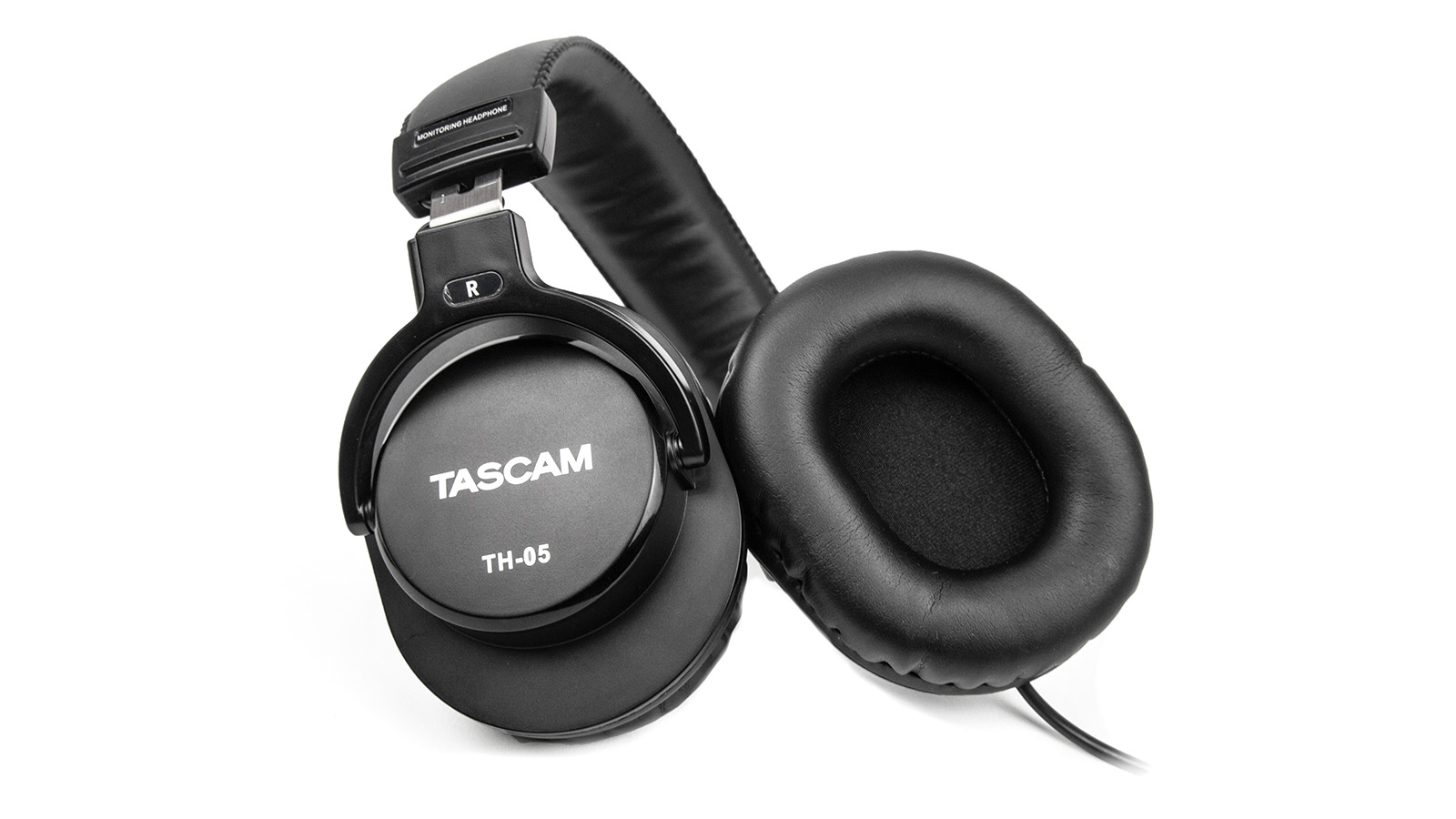 Tascam TH-05 Closed-Back Monitoring Headphones - view 3