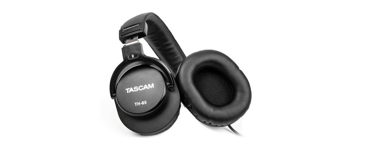 Tascam TH-05 Closed-Back Monitoring Headphones