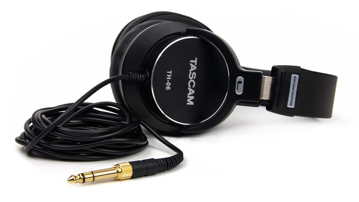 Tascam TH-06 Closed-Back Monitoring Headphones