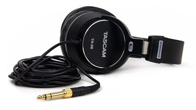 Tascam TH-06 Closed-Back Monitoring Headphones