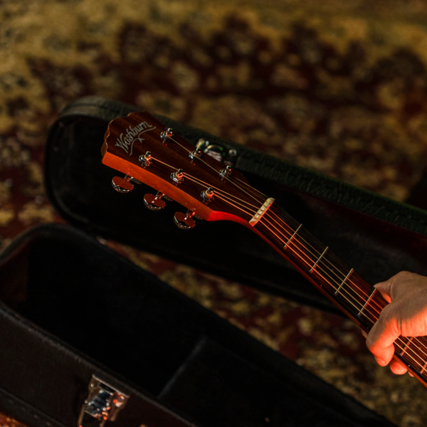 Washburn D5 Acoustic Guitar - view 3